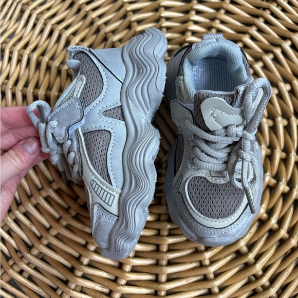 Toddler Chunky Grey Black Lace Up Velcro Sneakers Size 8.5 - Picture 3 of 11